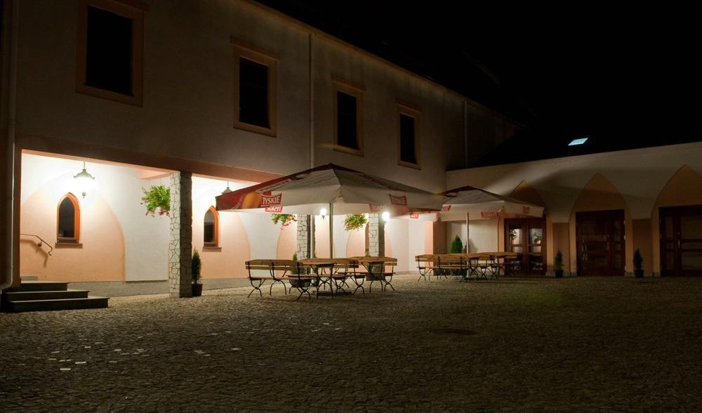 Zamek Gostynin Aparthotel Exterior foto